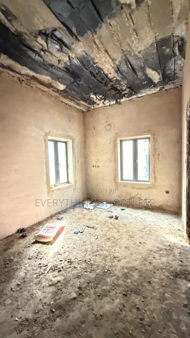 3bdrm Apartment in Kaura for sale in Kaura
