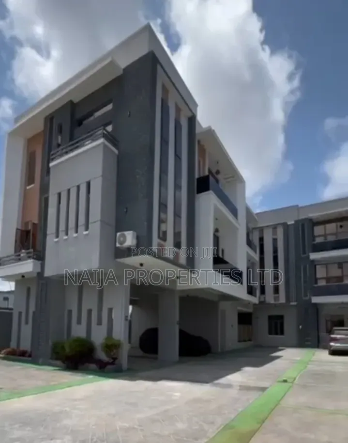 2bdrm Apartment in Lekki Scheme 2, Ajiwe for rent in Ajiwe