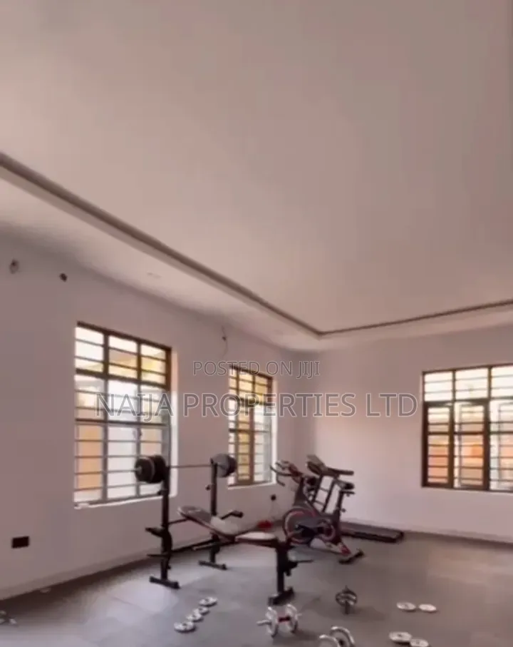 2bdrm Apartment in Lekki Scheme 2, Ajiwe for rent in Ajiwe