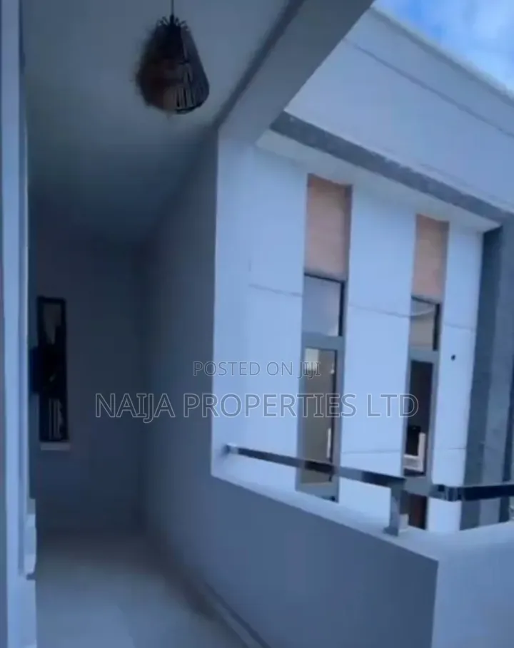 2bdrm Apartment in Lekki Scheme 2, Ajiwe for rent in Ajiwe