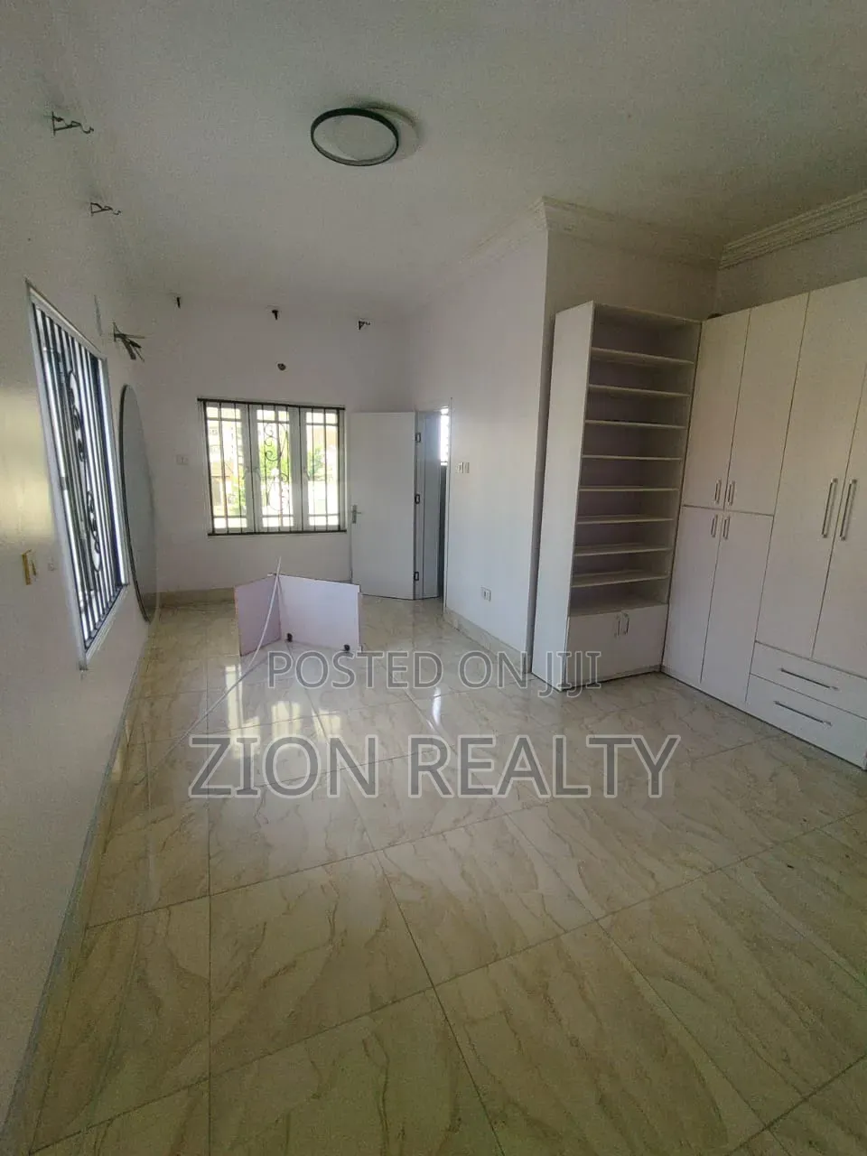 2bdrm Maisonette in Westend Estate, Ikota for rent in Ikota