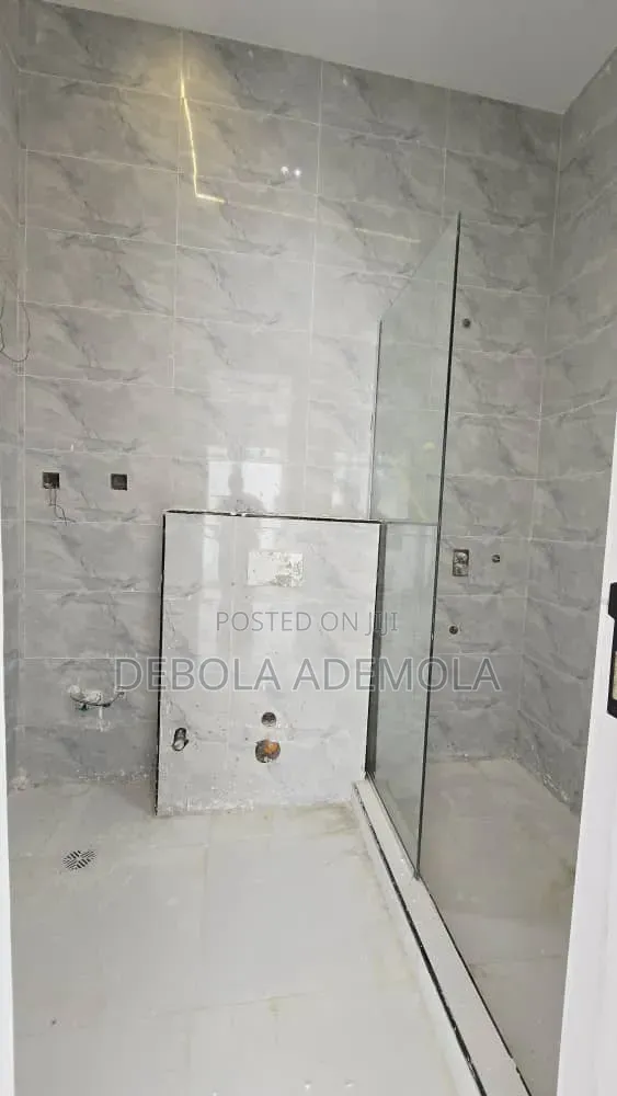 3bdrm Duplex in Oral Estate, Chevron for sale in Chevron