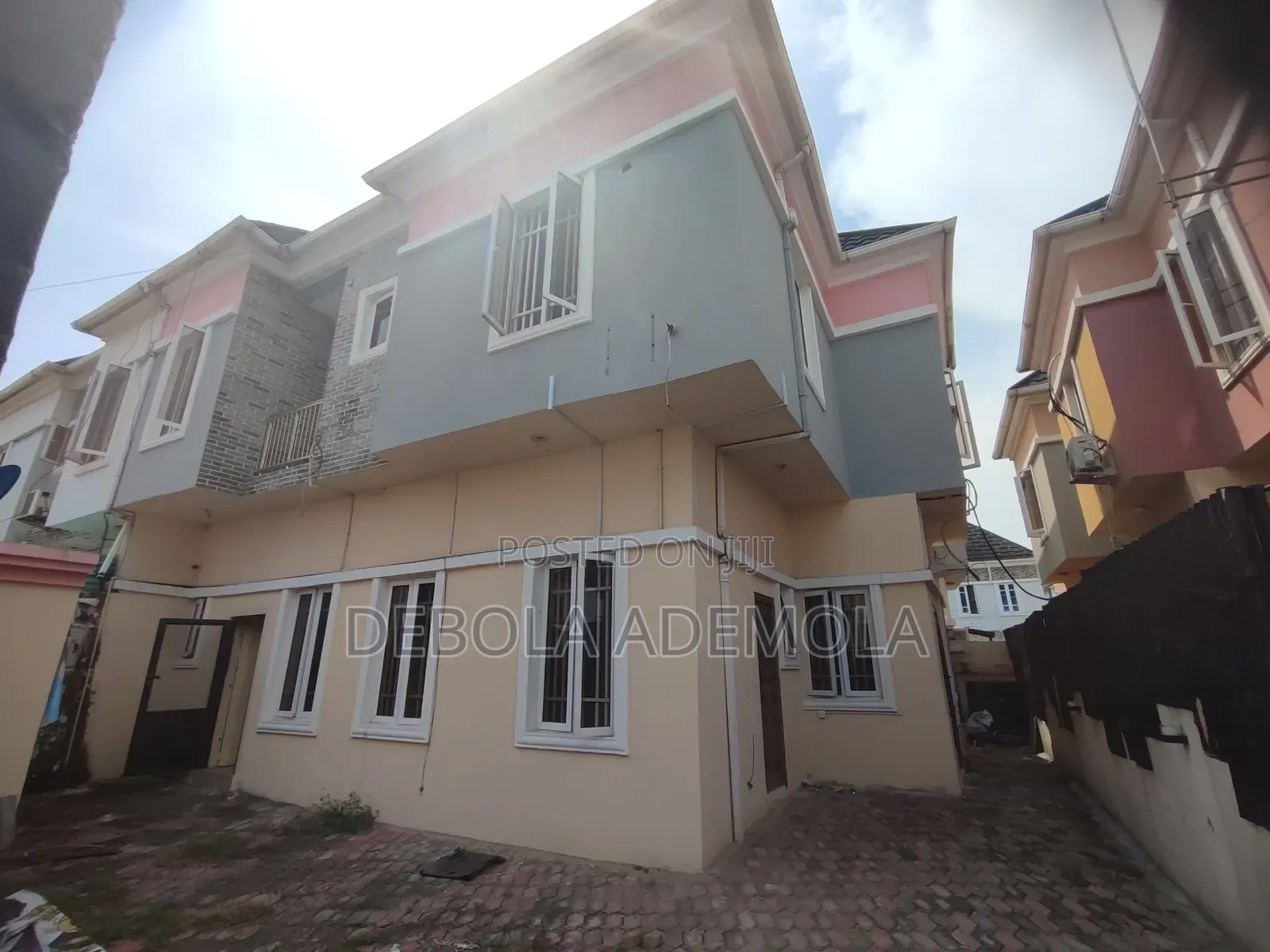 3bdrm Duplex in Cluster One Estate, Ikota for rent in Ikota