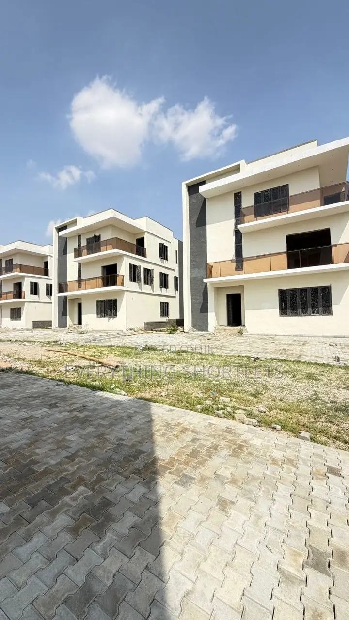 6bdrm Duplex in Guzape District for sale in Guzape District