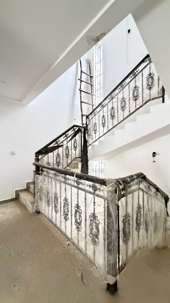 6bdrm Duplex in Guzape District for sale in Guzape District