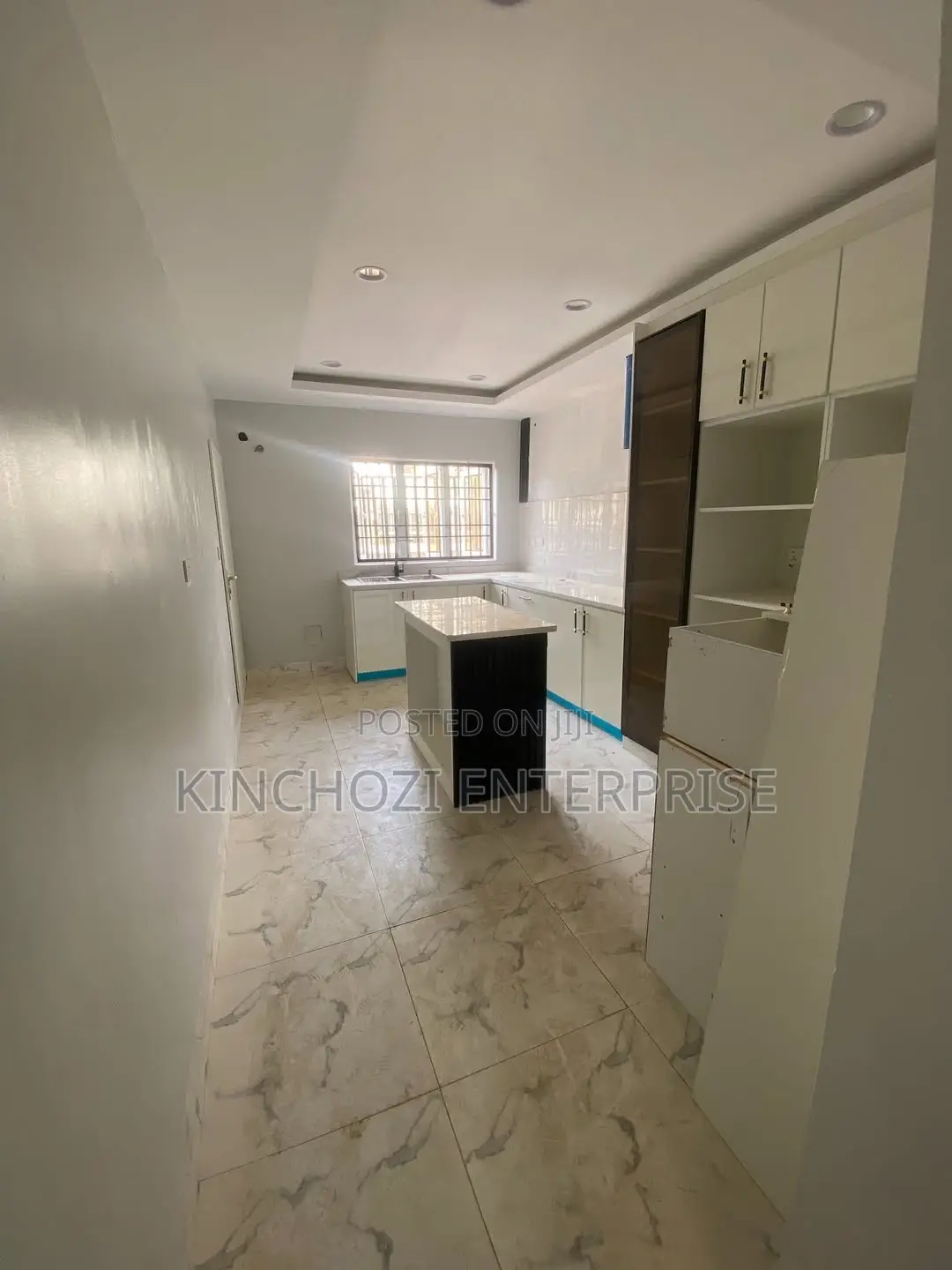 4bdrm Townhouse / Terrace in Utako for rent in Utako