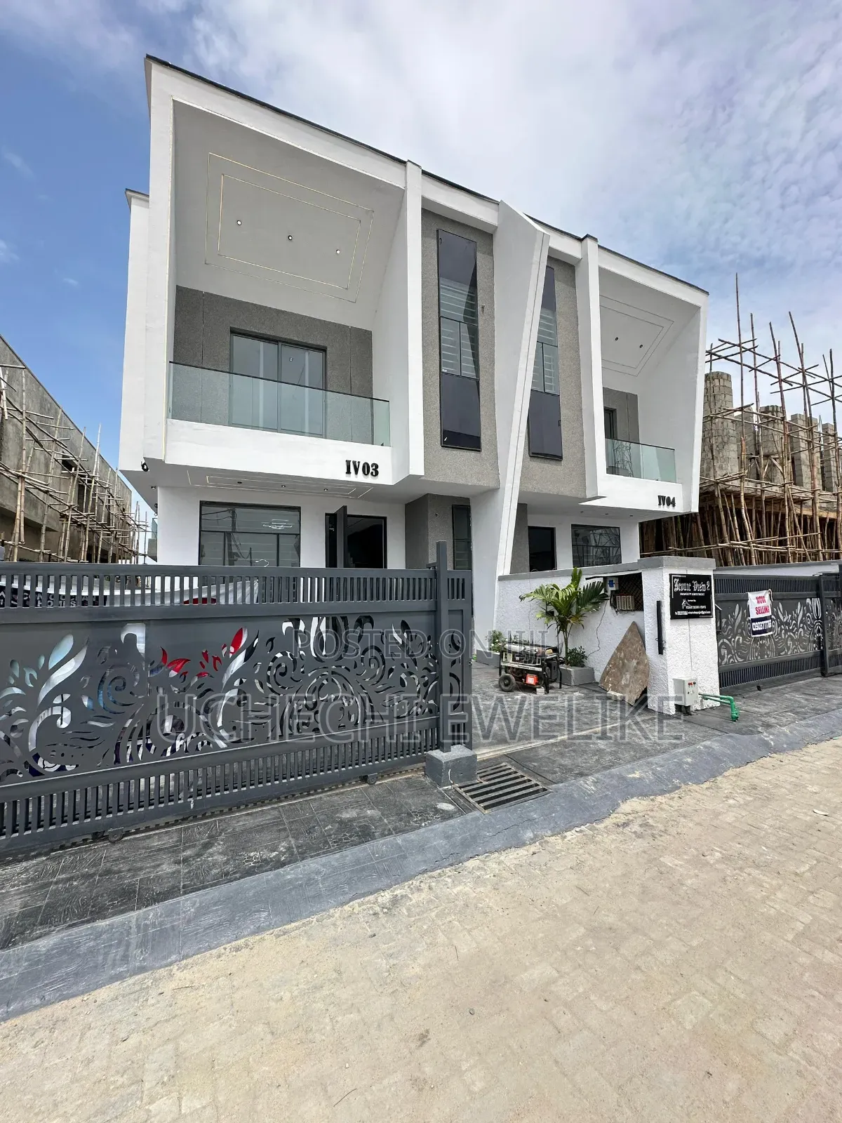 4bdrm Duplex in Ikota for sale in Ikota