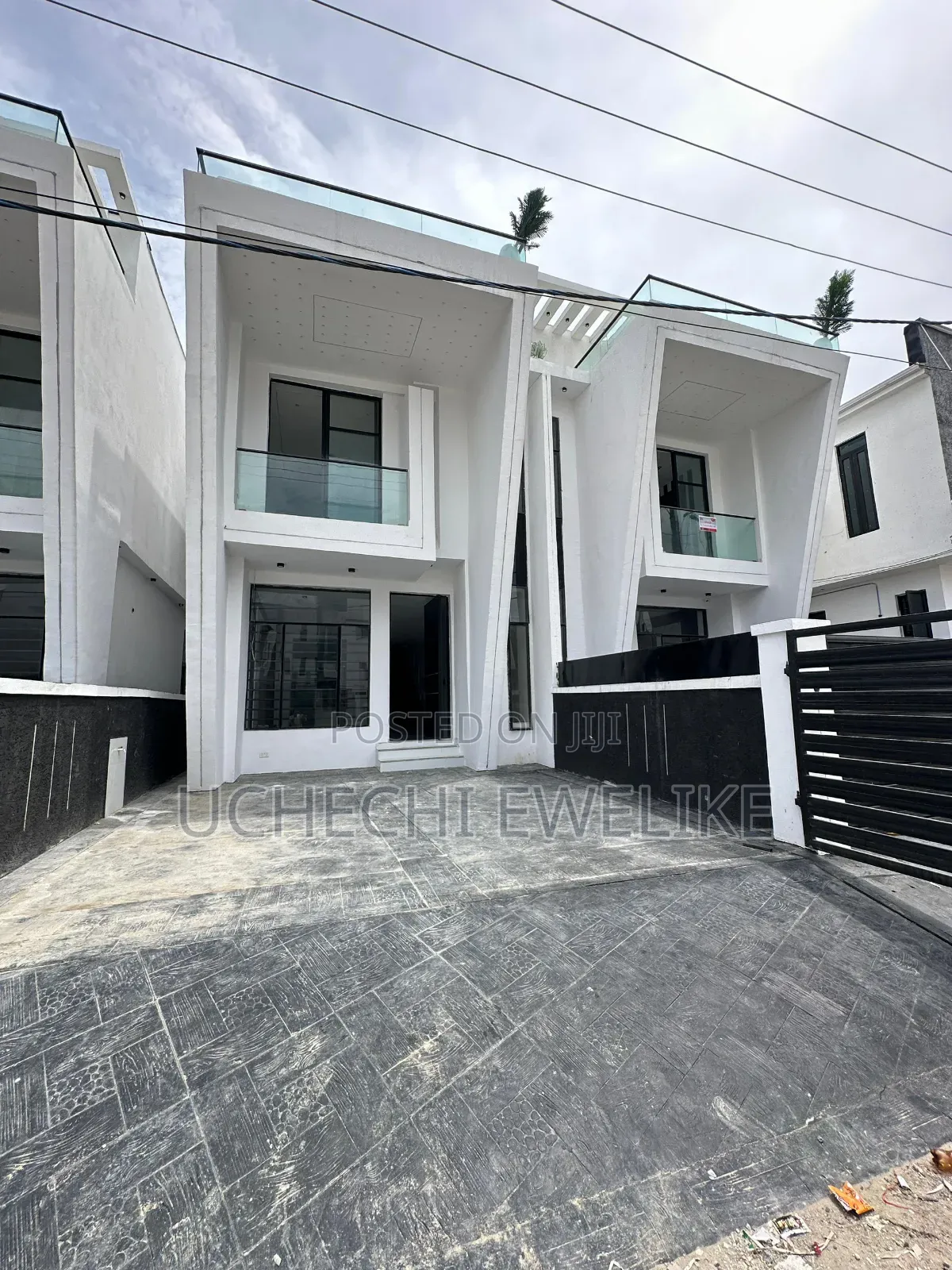 4bdrm Duplex in Ikota for sale in Ikota