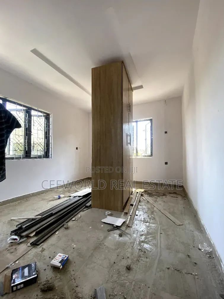3bdrm Apartment in Oluyole Main Estate for rent in Oluyole Estate