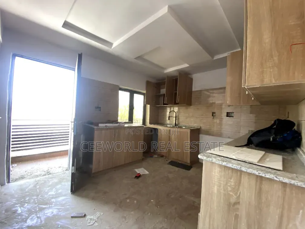 3bdrm Apartment in Oluyole Main Estate for rent in Oluyole Estate
