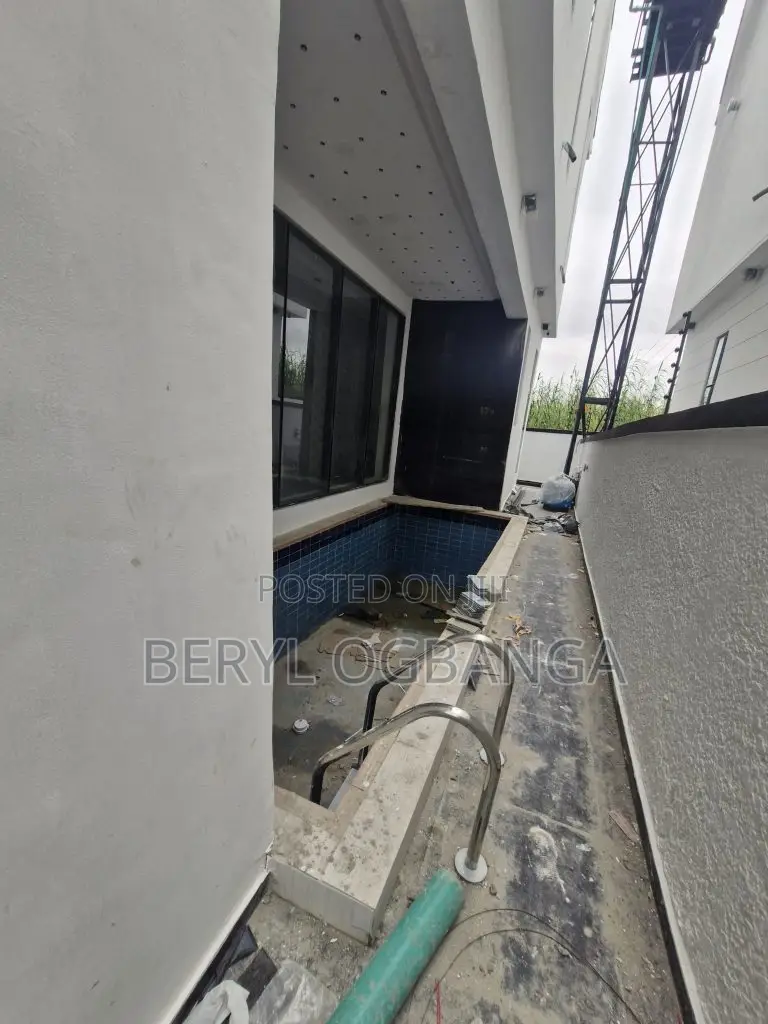 5bdrm Duplex in Ado / Ajah for sale in Ado / Ajah