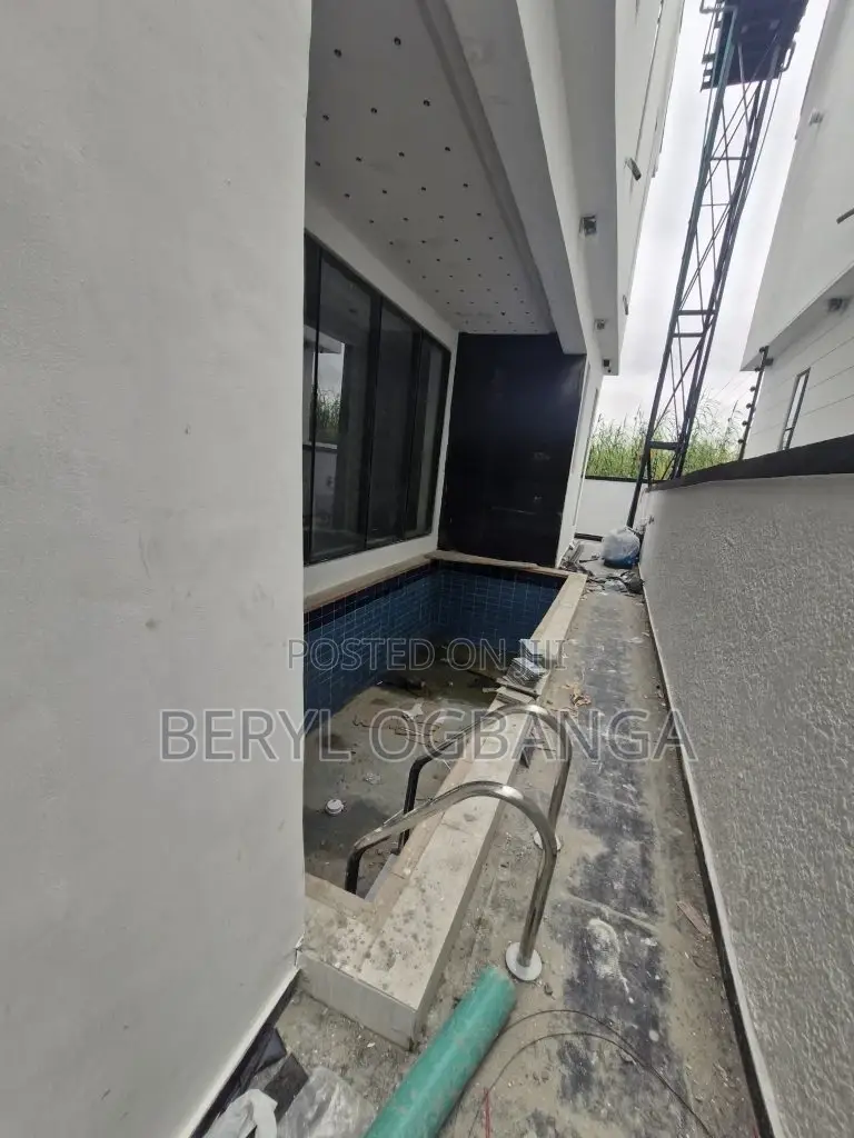 5bdrm Duplex in Ado / Ajah for sale in Ado / Ajah