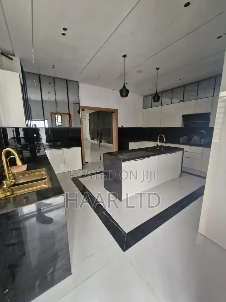 5bdrm Duplex in Ado / Ajah for sale in Ado / Ajah