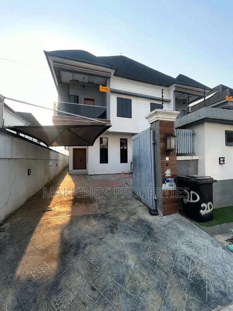 4bdrm Duplex in Chevron for rent in Chevron