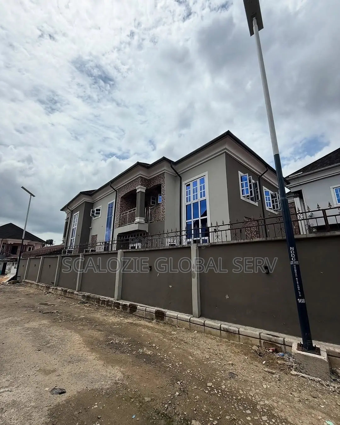 6bdrm Duplex in Farm Road 2 Elizou for sale in Port-Harcourt