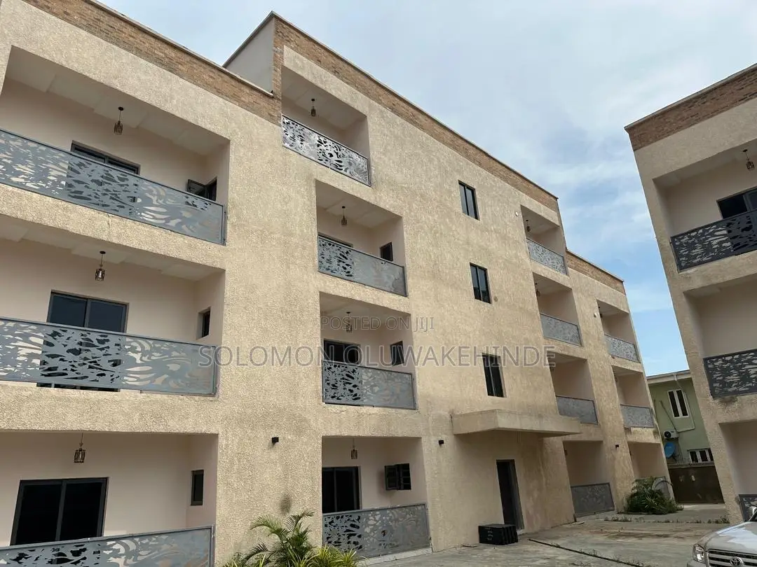 3bdrm Block of Flats in Ikeja Gra for sale in Ikeja GRA