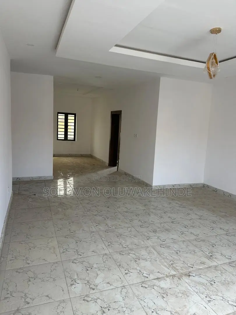 3bdrm Block of Flats in Ikeja Gra for sale in Ikeja GRA