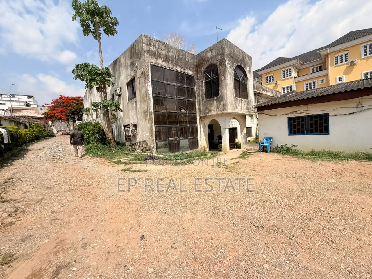 Old Structure and Land in Wuse 2
