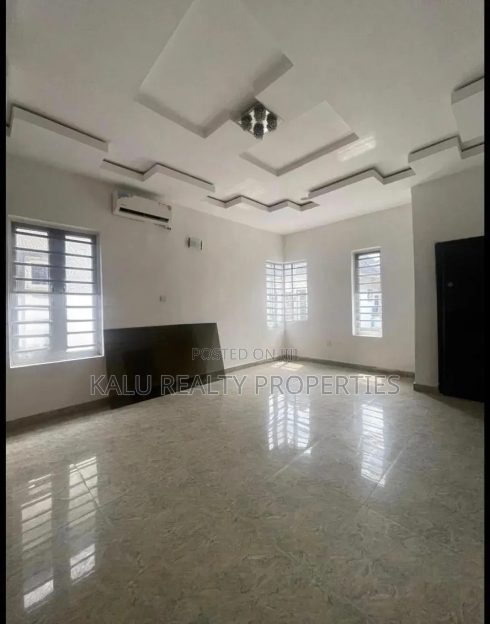 5bdrm Duplex in Osapa London for sale in Osapa london