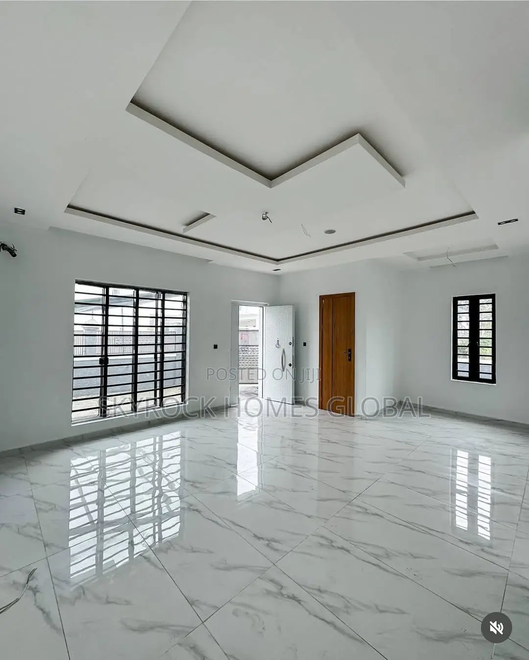 4bdrm Duplex in Chevron for rent in Chevron