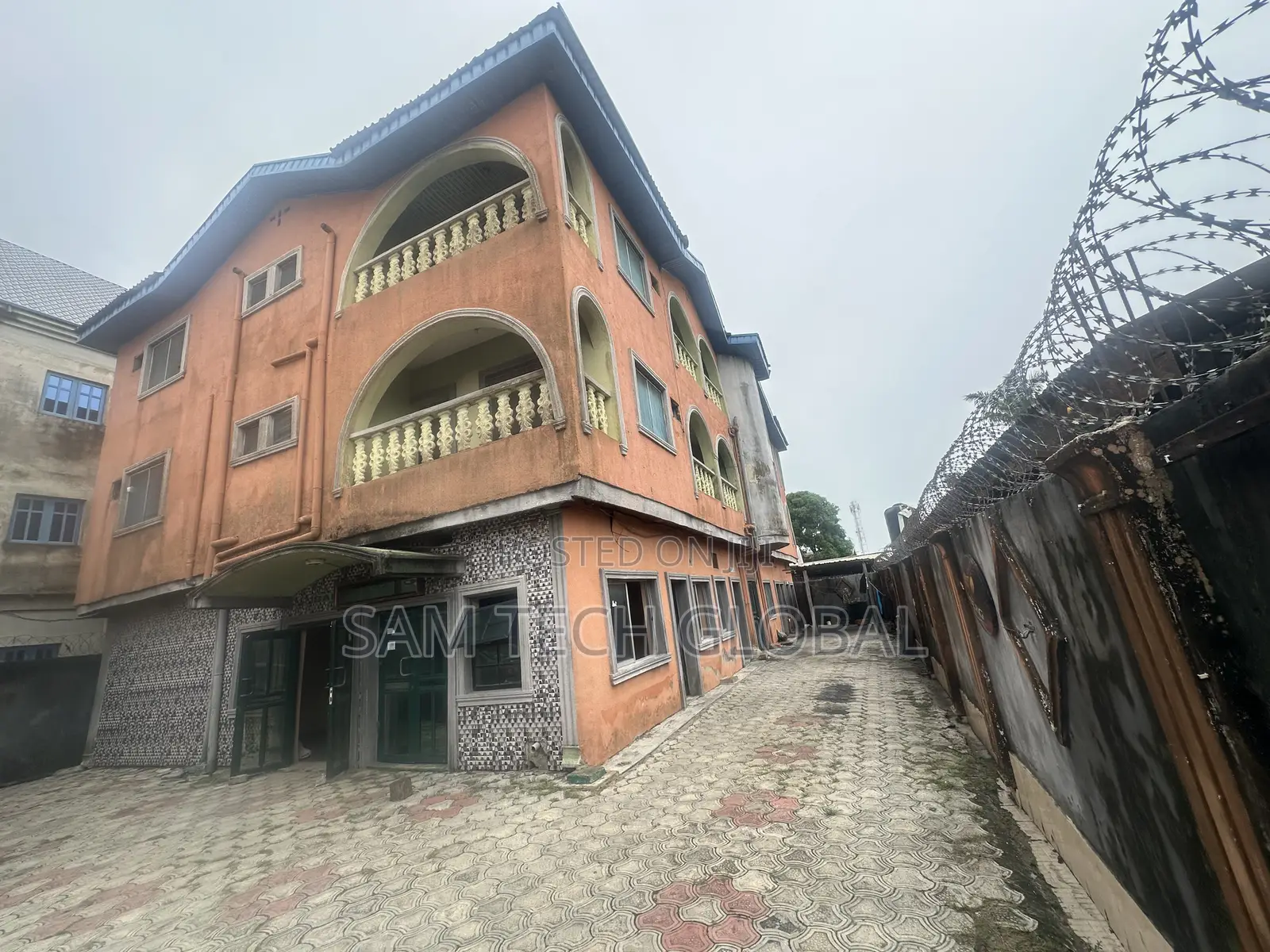 Hotel With 21 Rooms in Ajangbadi