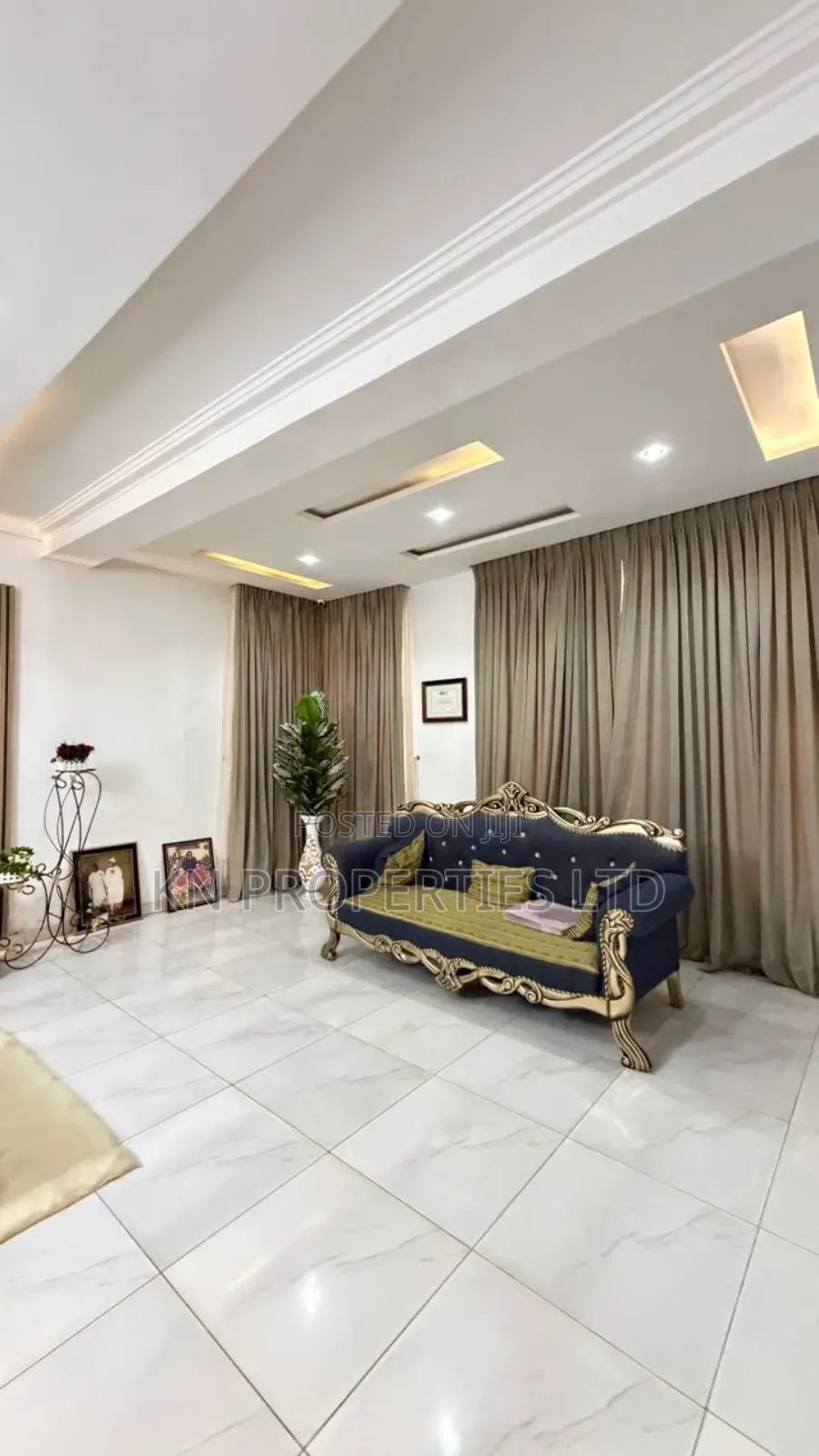 5bdrm Duplex in Guzape for sale in Guzape District