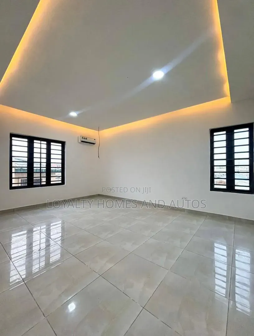 5bdrm Duplex in Chevy View Estate, Chevron for sale in Chevron