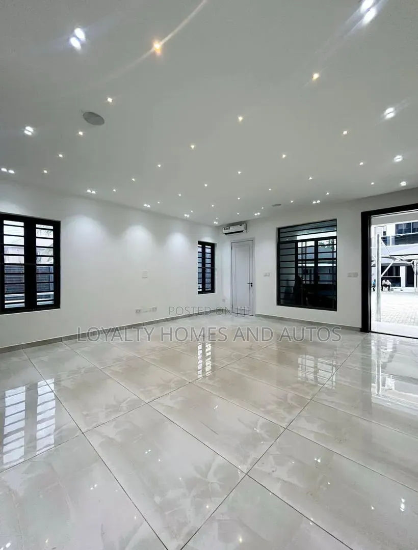5bdrm Duplex in Chevy View Estate, Chevron for sale in Chevron