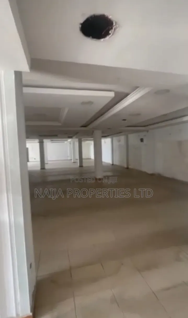 Open Plan Shop on Ground of 180sqm on Expressway at Sangotedo for Rent in Sangotedo