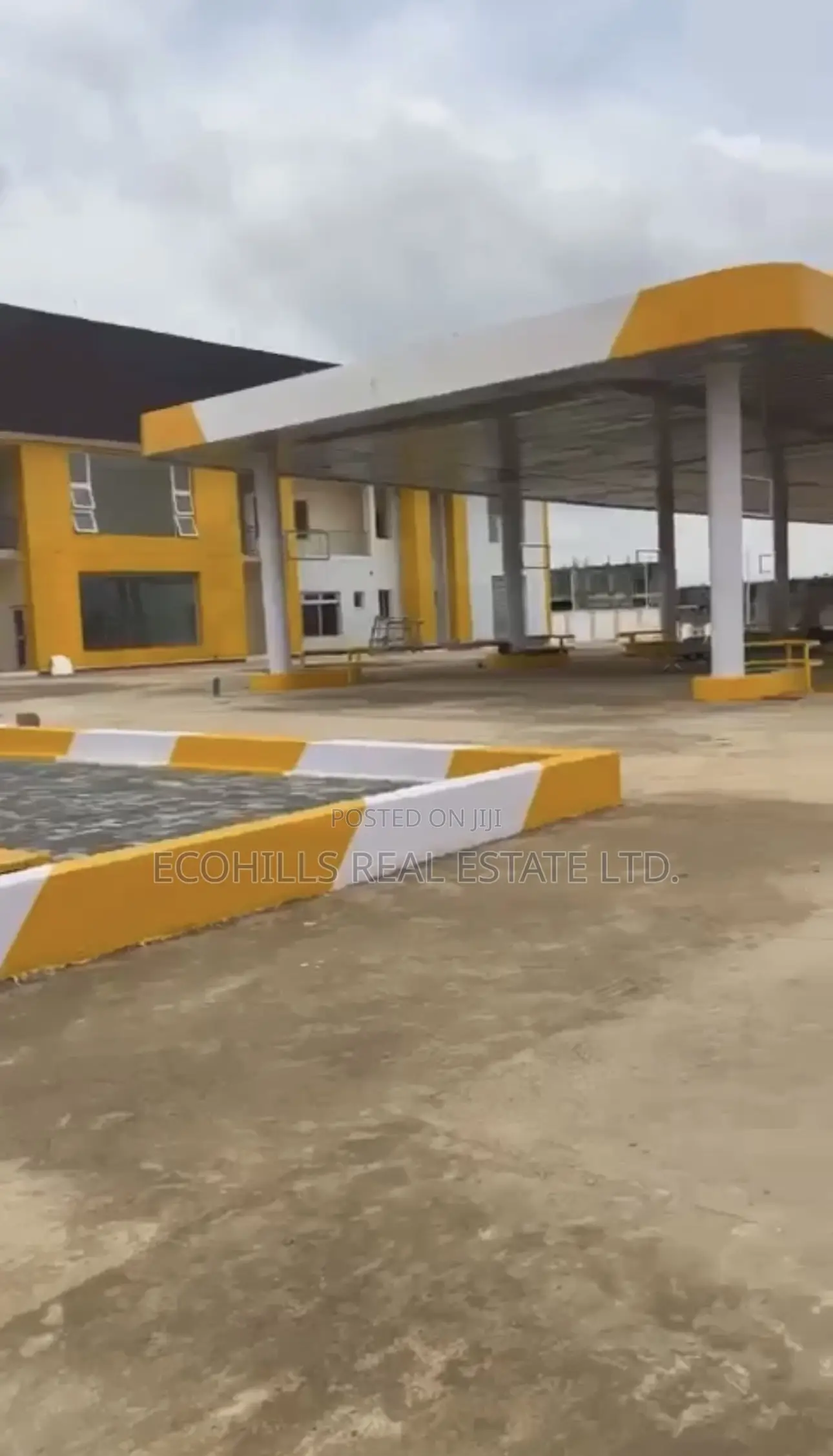 Filling Station in Jahi