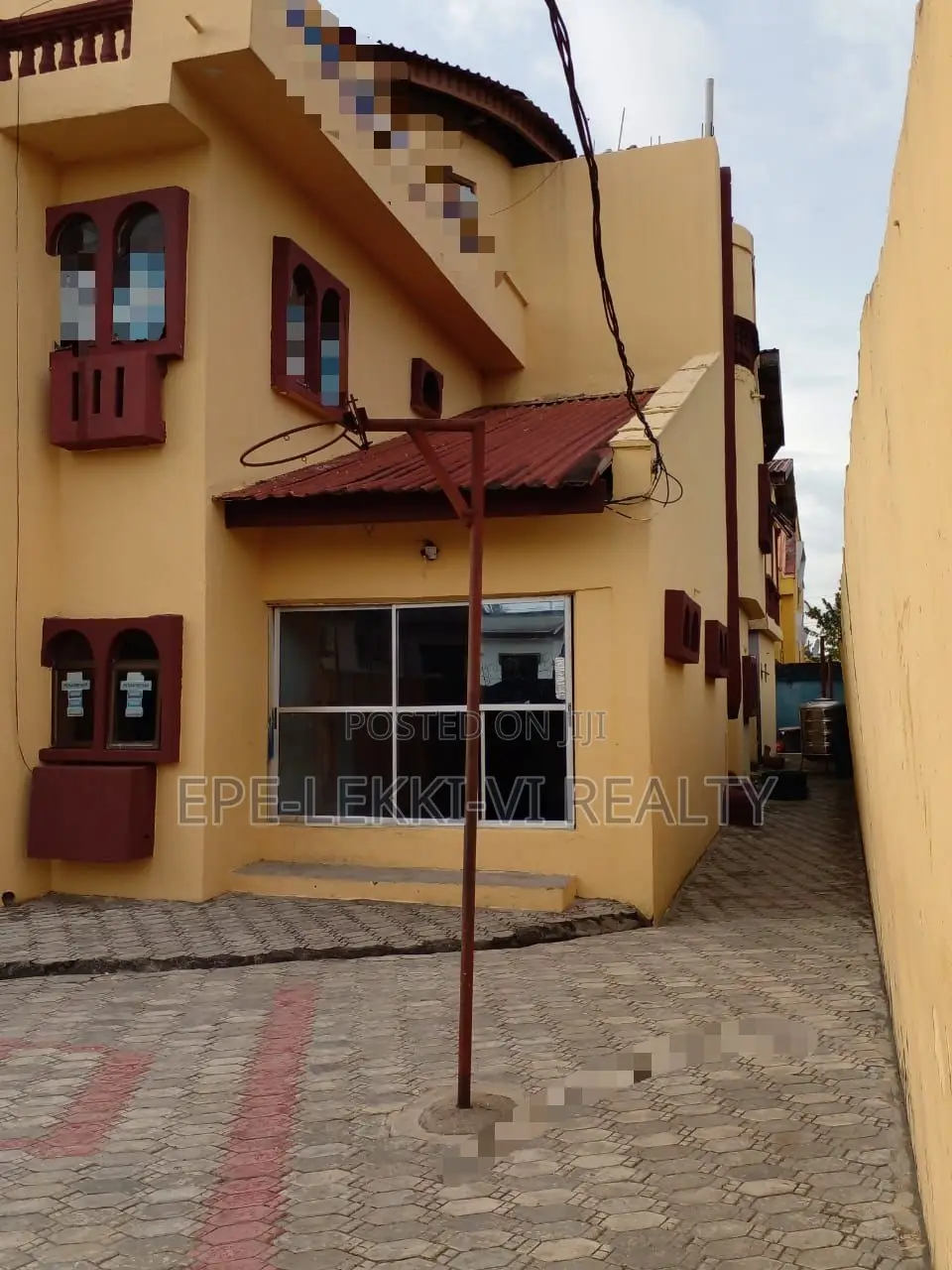 Commercial Building for Sale(Use: School,Hotel,Supermarket Etc) in Festac