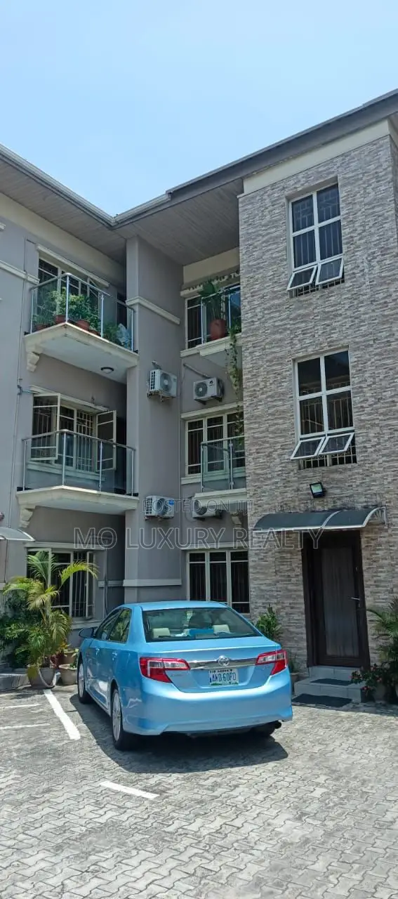 3bdrm Apartment in Lekki Phase 1 for rent in Lekki Phase 1