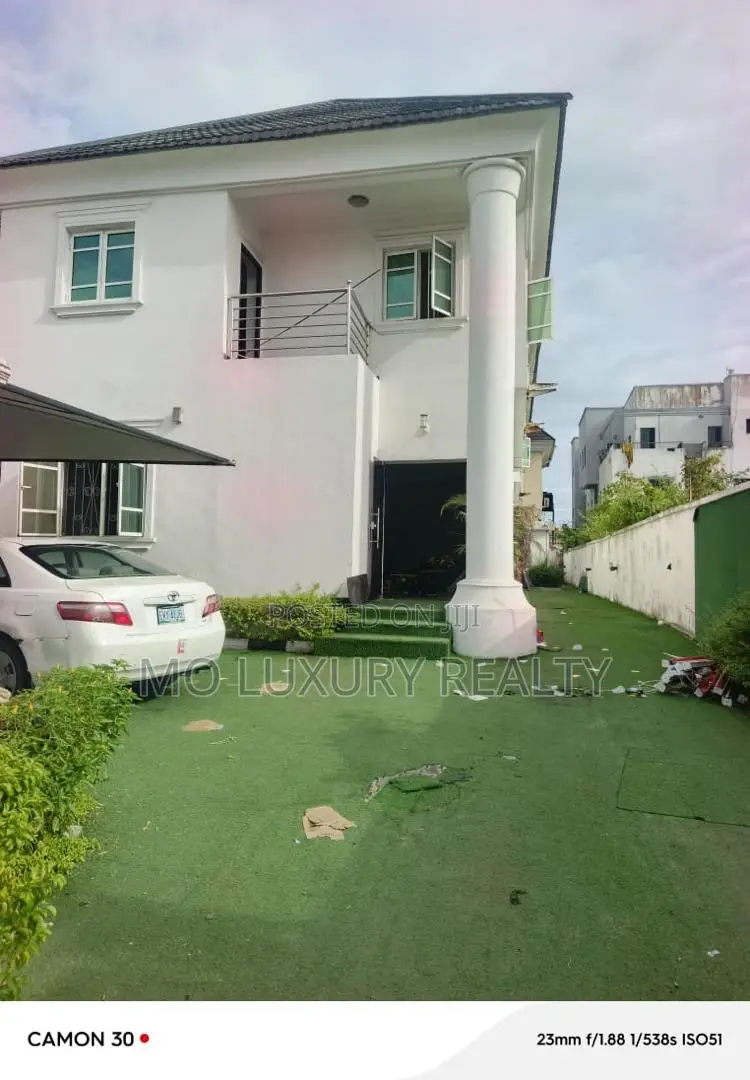 6 Bedroom Detached Duplex for Rent in Lekki Phase 1