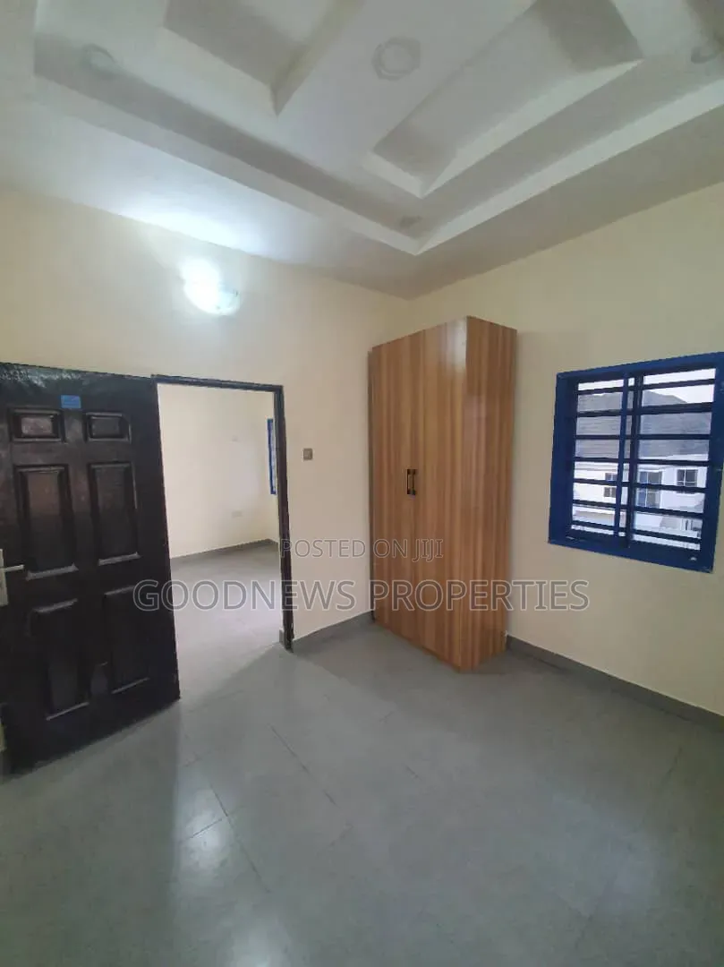 1bdrm Room & Parlour in Orchid Road Lekki, Ikota for rent in Ikota