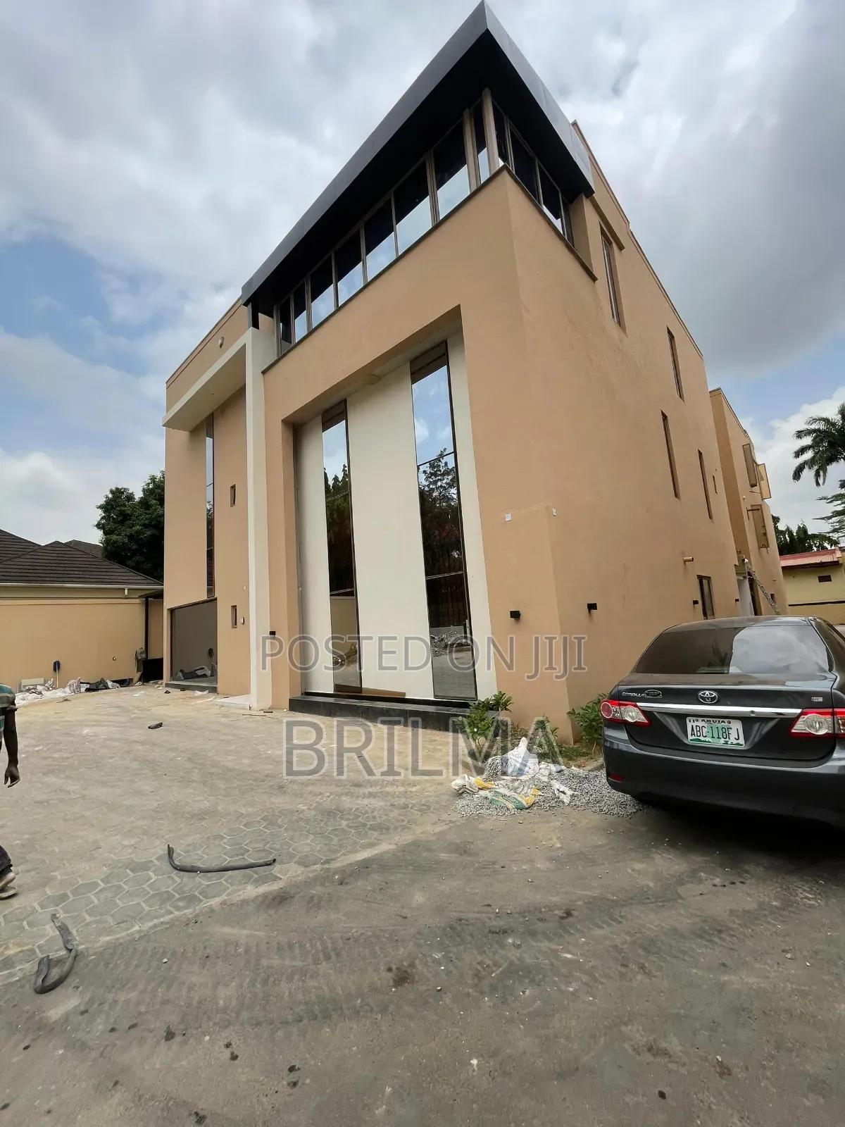 5bdrm Duplex in Maitama for sale in Maitama