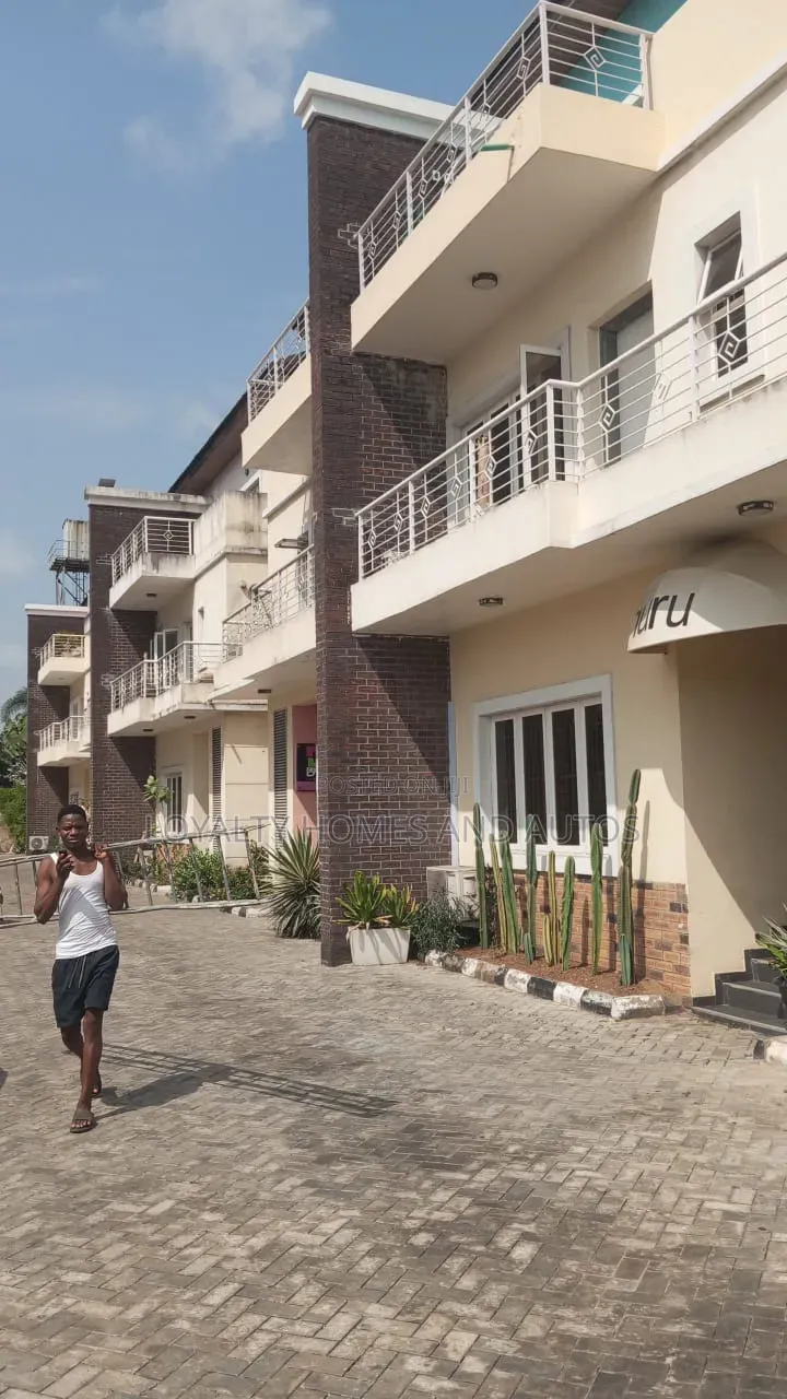 4bdrm Duplex in Lekki Phase 1 for rent in Lekki Phase 1