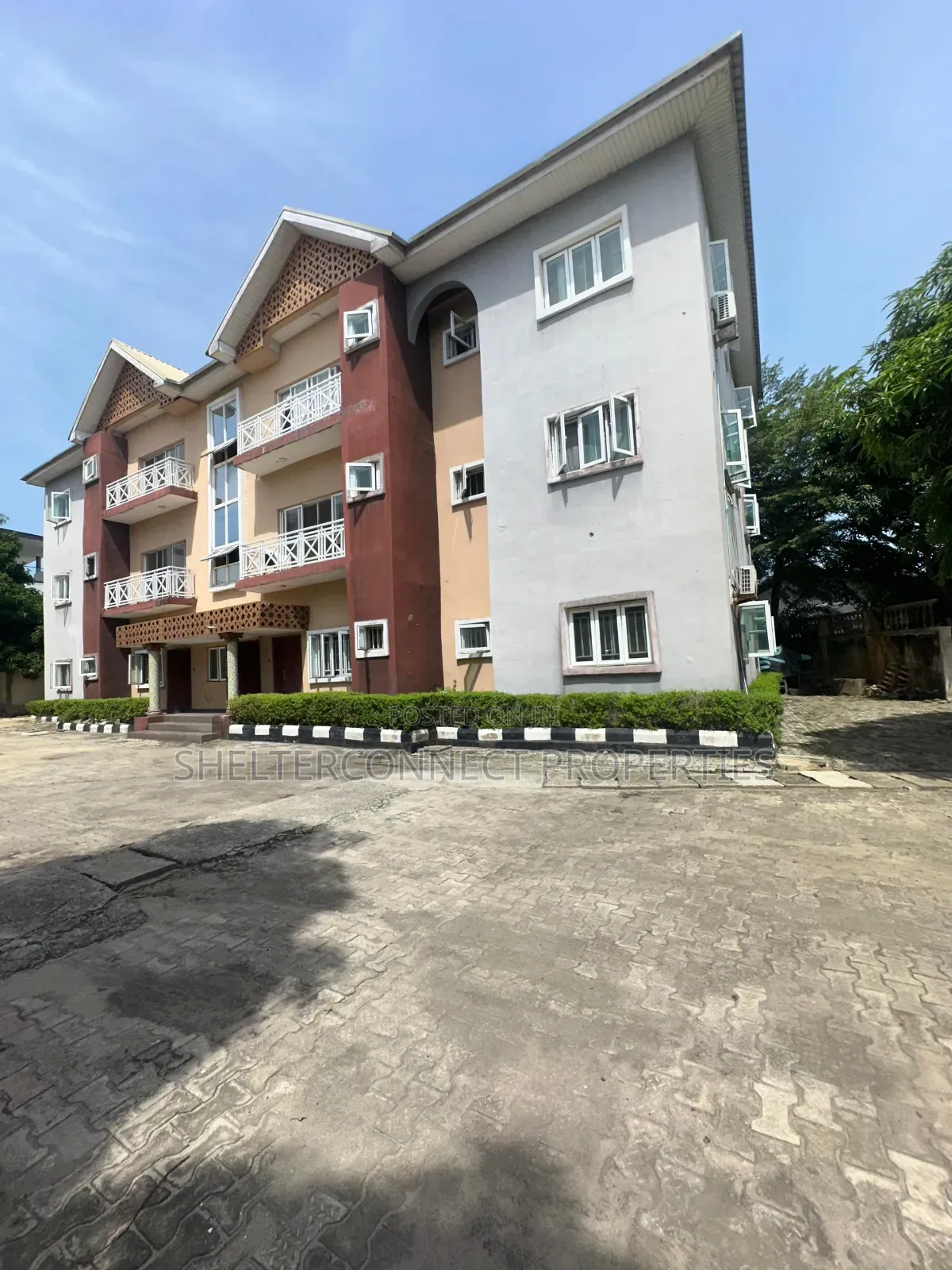 3bdrm Apartment in Ikota for rent in Ikota
