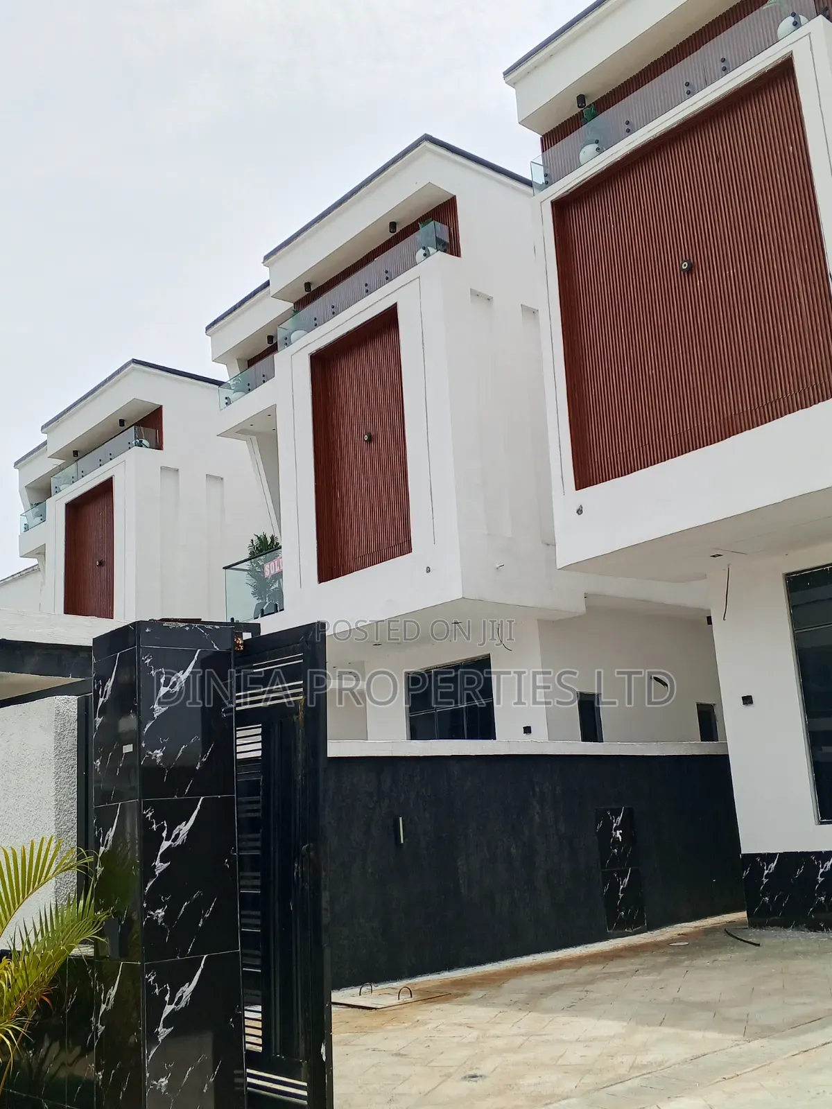 5bdrm Duplex in Ajah for sale in Ado / Ajah