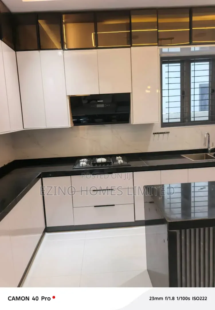 5bdrm Duplex in Mini Estate, Lekki Phase 1 for sale in Lekki Phase 1