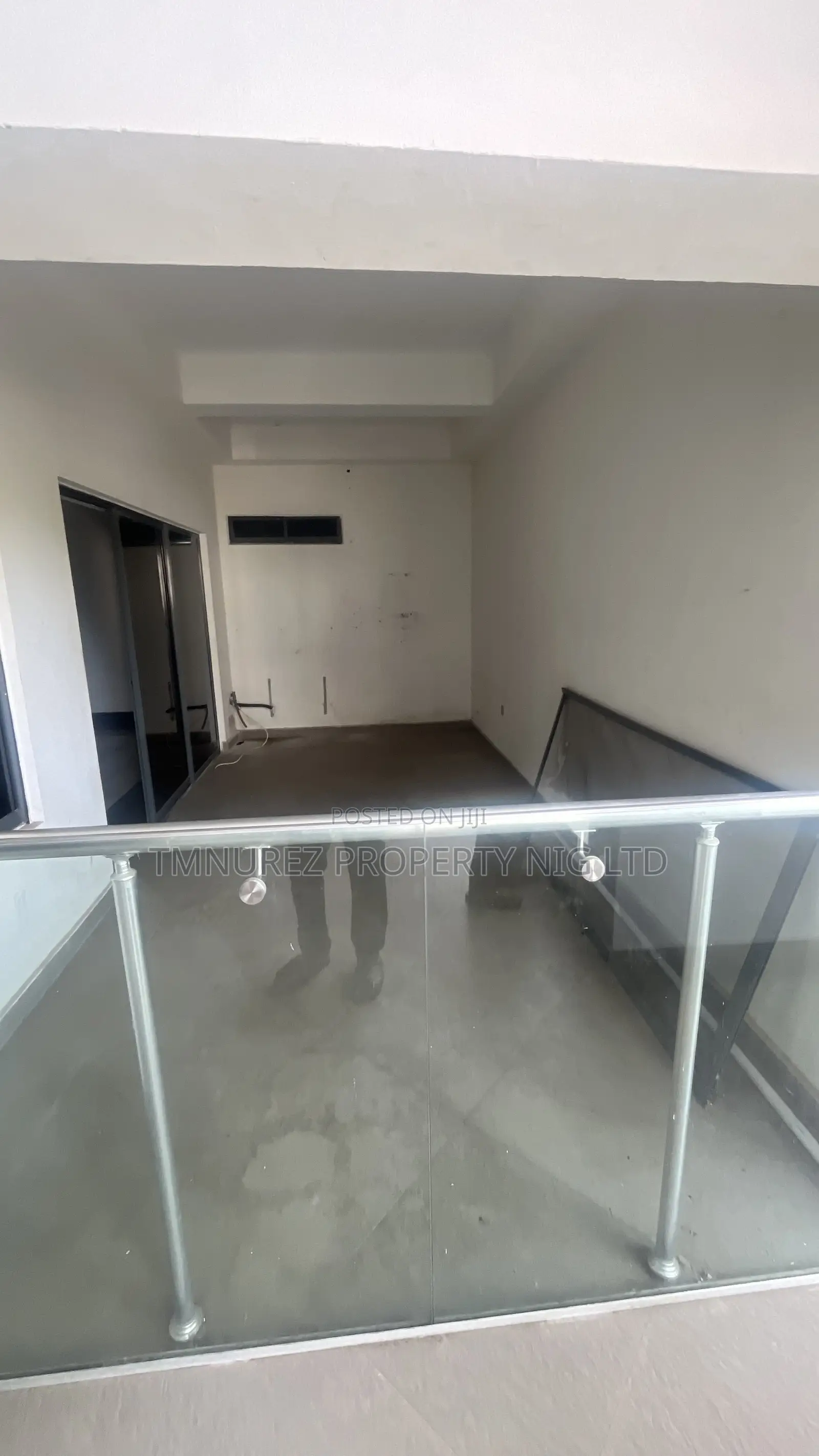 3bdrm Apartment in Off Admiralty, Lekki Phase 1 for rent in Lekki Phase 1