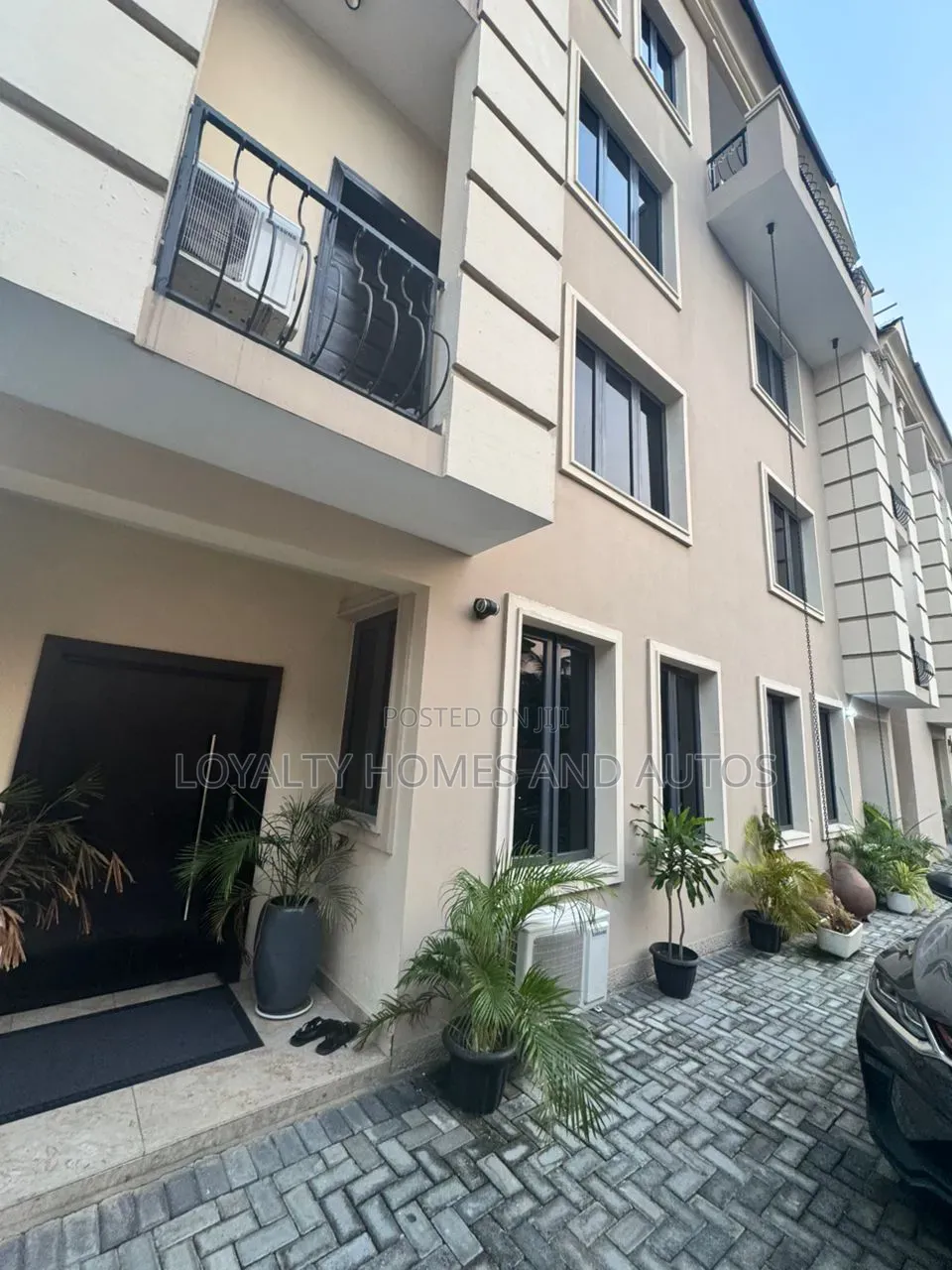 4bdrm Duplex in Parkview Estate for sale in Parkview Estate