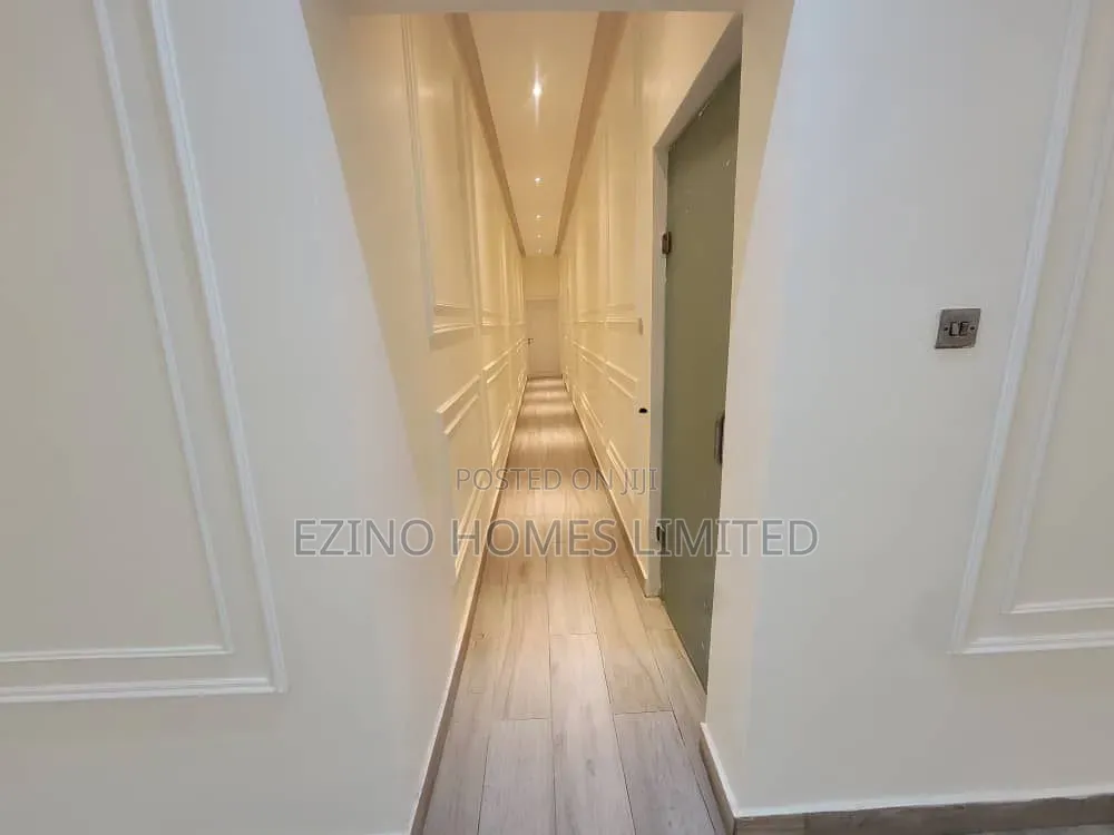 3bdrm Apartment in MacPherson for sale in MacPherson