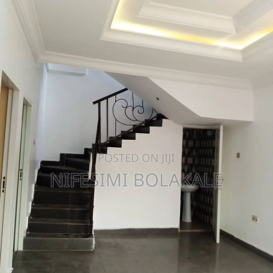 2bdrm Block of Flats in Ologede Estate, New, Odo Ona for rent in Odo Ona