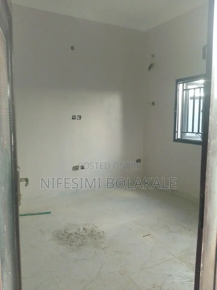 2bdrm Block of Flats in Ologede Estate, New, Odo Ona for rent in Odo Ona