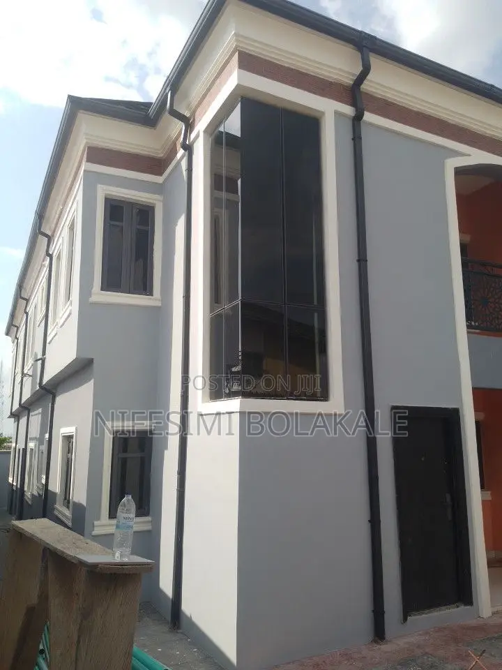 2bdrm Block of Flats in Ologede Estate, New, Odo Ona for rent in Odo Ona