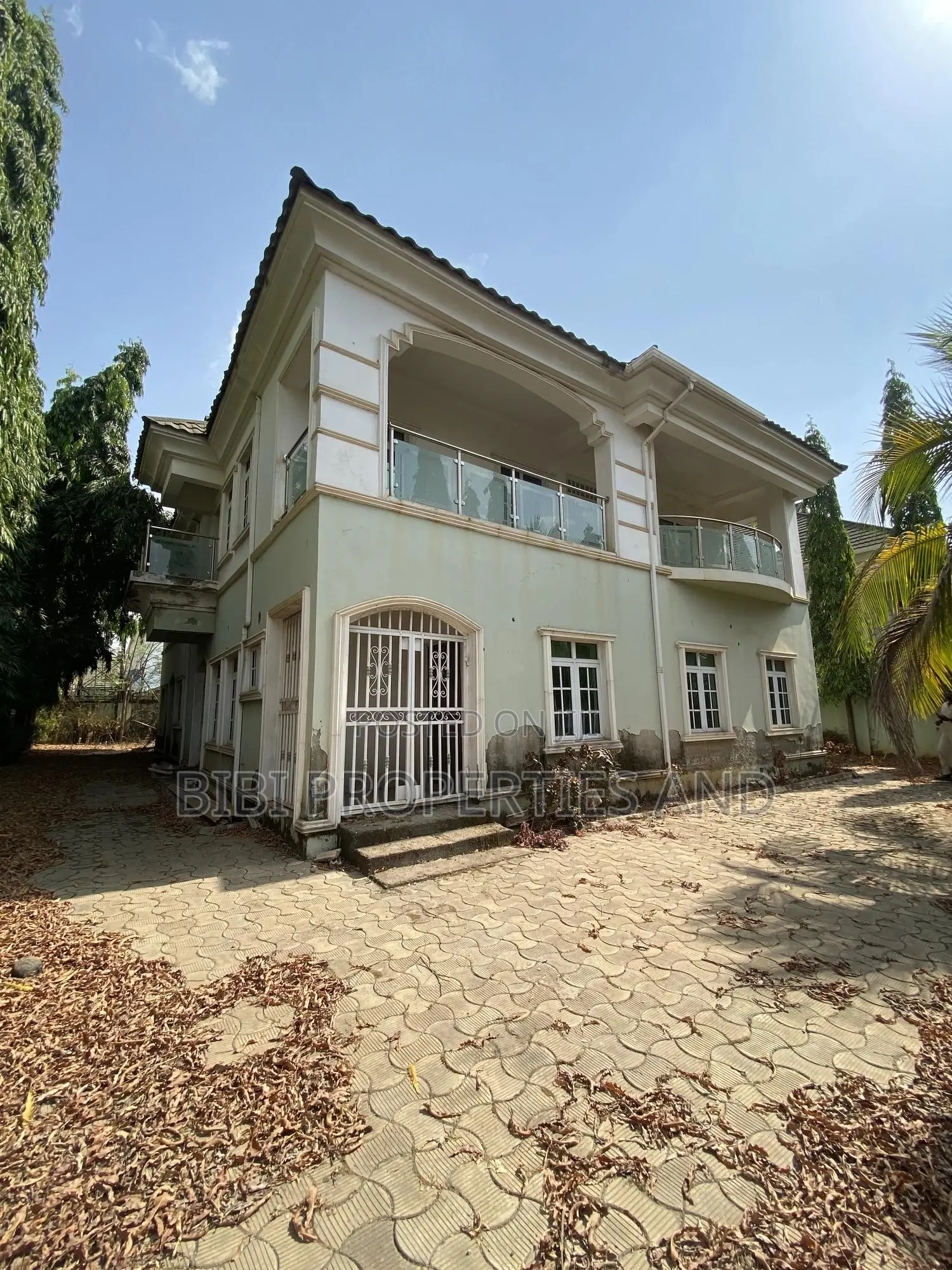 5bdrm Duplex in Wuye for sale in Wuye