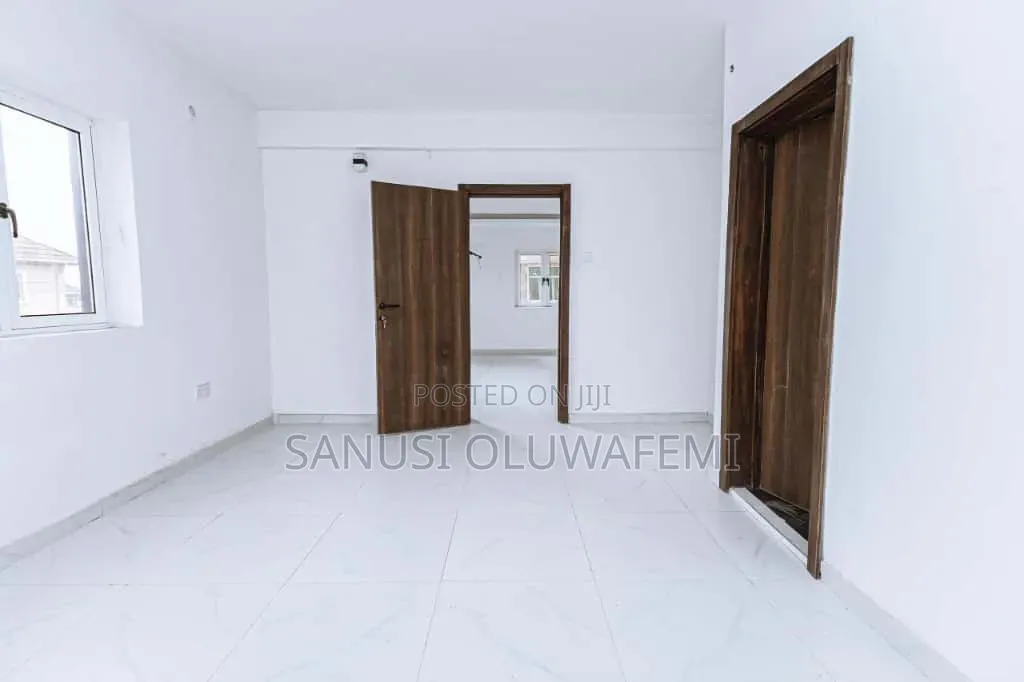 3bdrm Block of Flats in Ojuelegba for sale in Ojuelegba