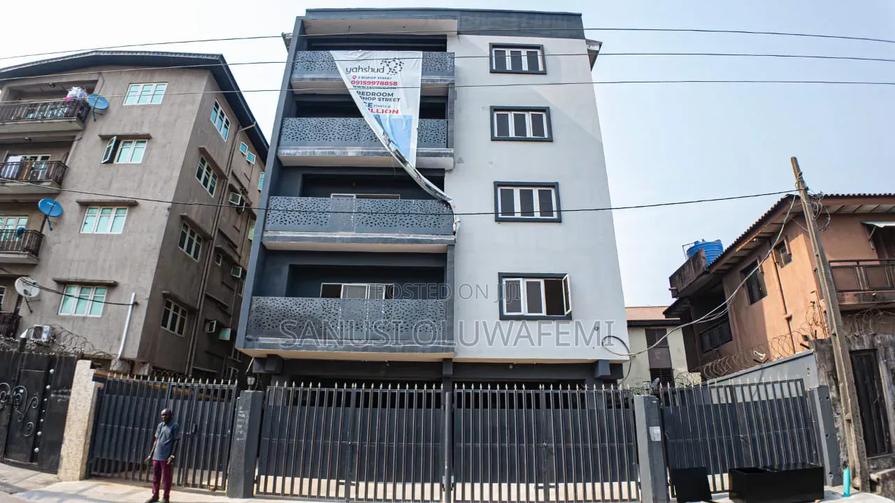 3bdrm Block of Flats in Ojuelegba for sale in Ojuelegba