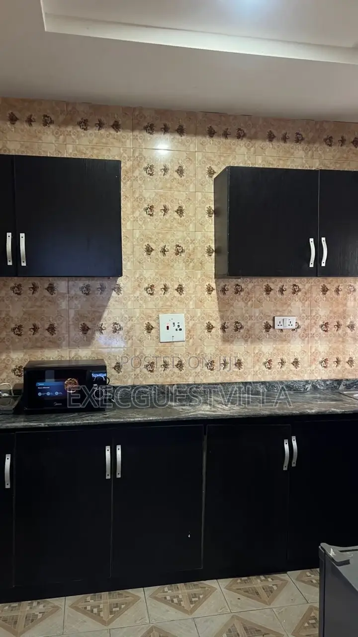 Executive Modern 1-Bedroom Serviced Apartment in Lekki Palm City in Ado / Ajah