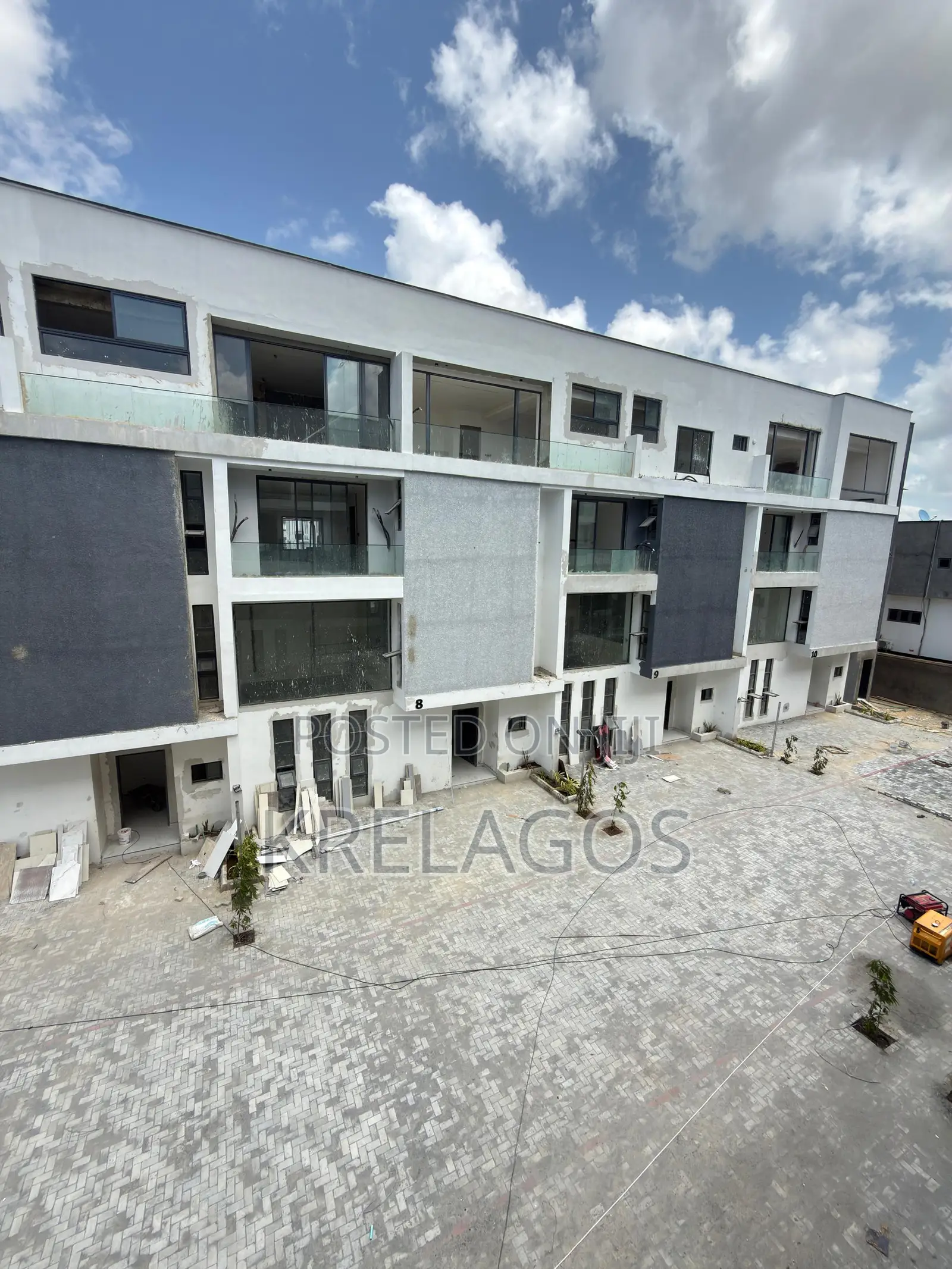 4bdrm Duplex in Ikate for sale in Ikate